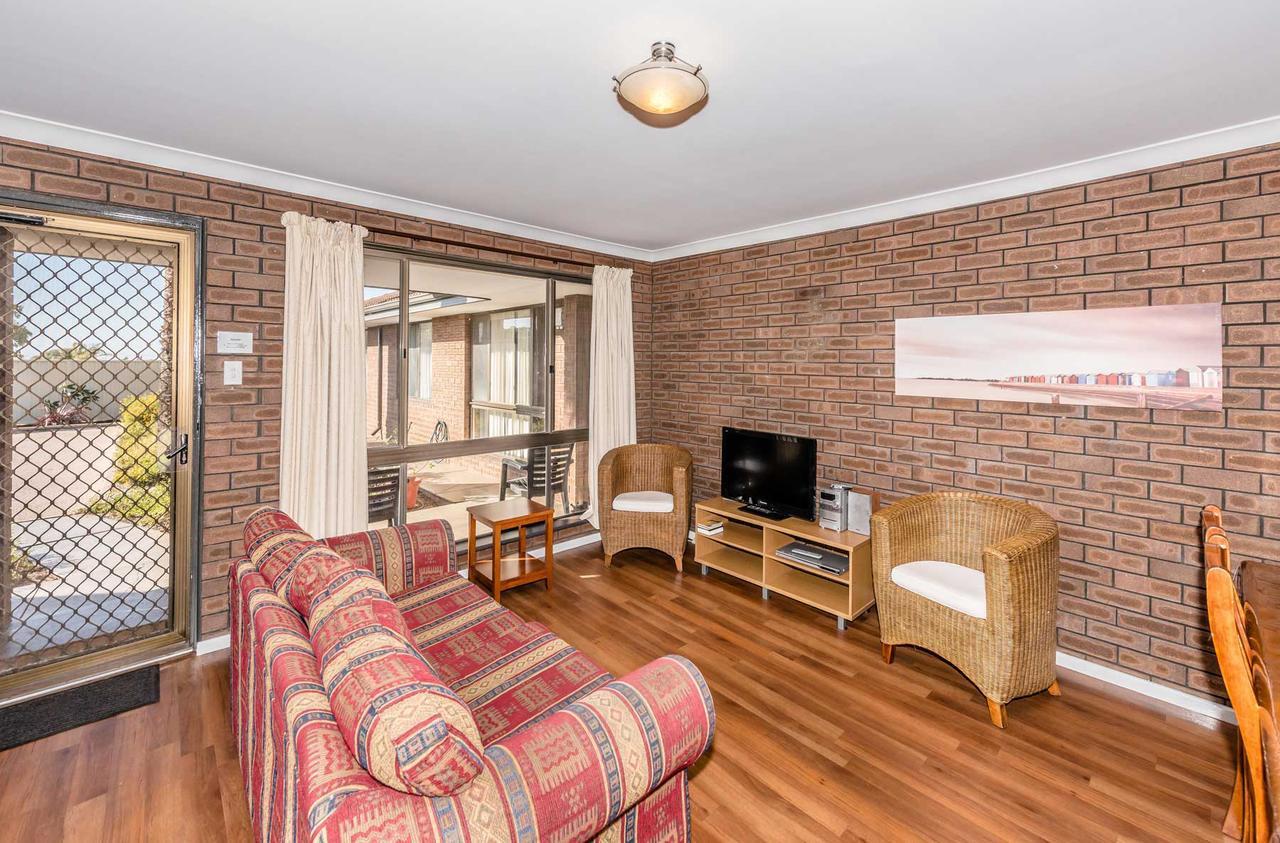 Intown Apartments Geraldton Exterior photo