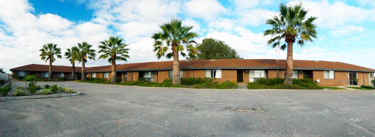 Intown Apartments Geraldton Exterior photo